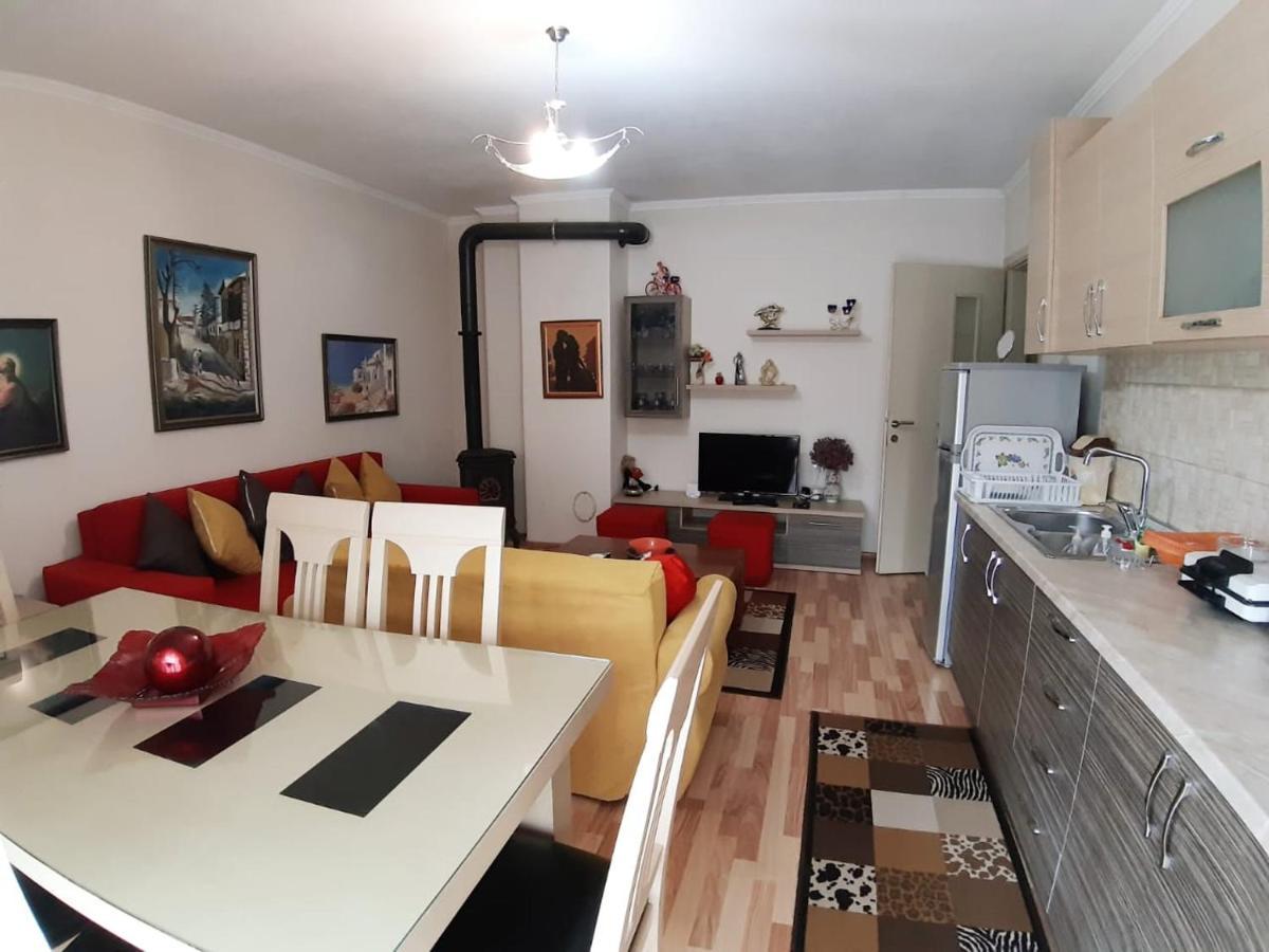 Silver Apartament Korce Exterior photo